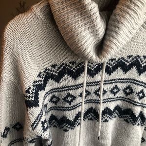 moon & madison | crop cowl neck sweater | L